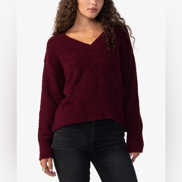 Sanctuary Women's Plush Long Sleeve V-
Neck Sweater, long shirt New Large - Picture 1 of 9